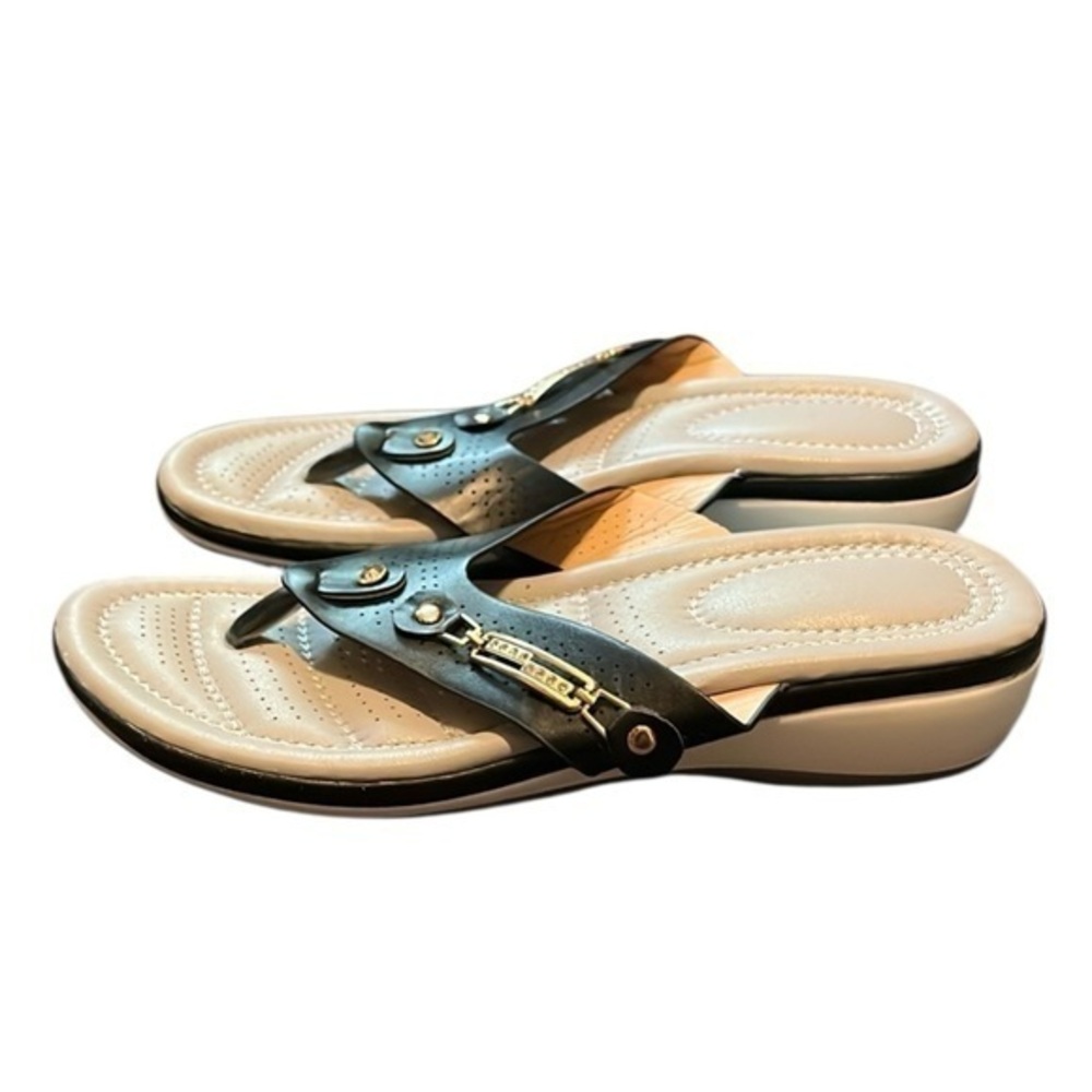 Black and Cream Women's Sandals size 10